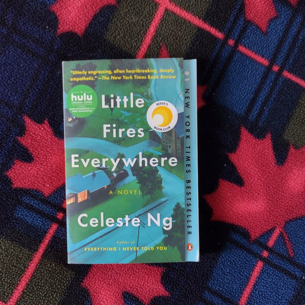 📚 Novel - Little Fires Everywhere - Picture 1 of 2